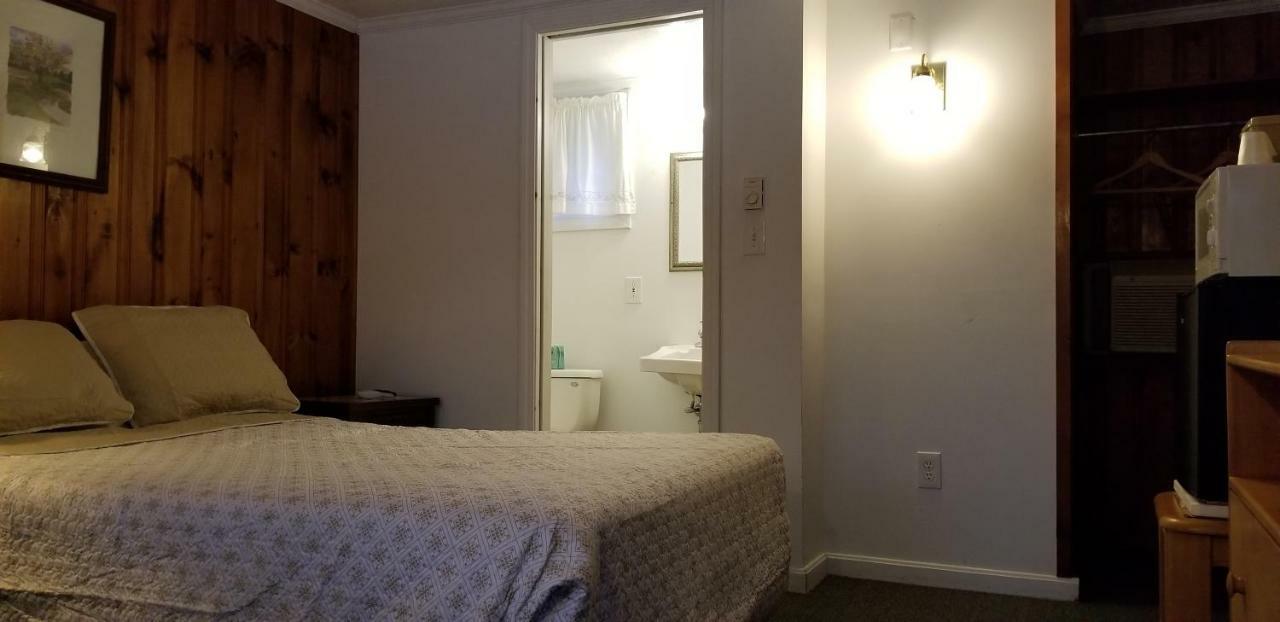 The Tallwood Motel ウェルズ エクステリア 写真